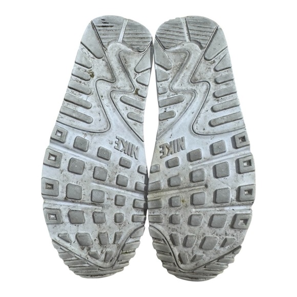 RARE Nike Air Max 90 Sneaker Metallic Silver Women’s US Size 8 Silver Unique - Picture 9 of 10